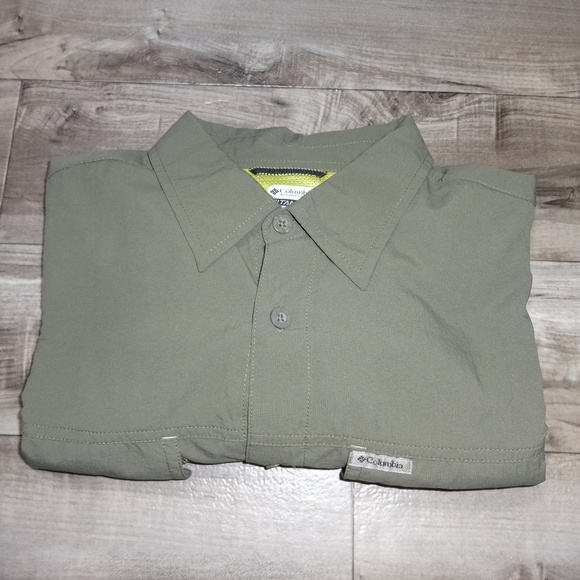 Columbia Other - COLUMBIA TITANIUM OMNI-DRY SPORTSWEAR SHIRT MEN L
